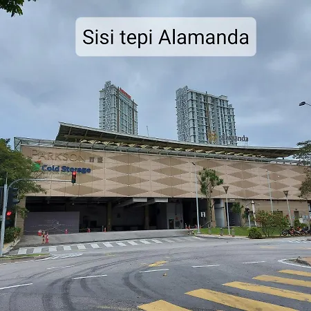 Dg Homestaymuslim Putrajaya - Near Alamanda Exterior photo