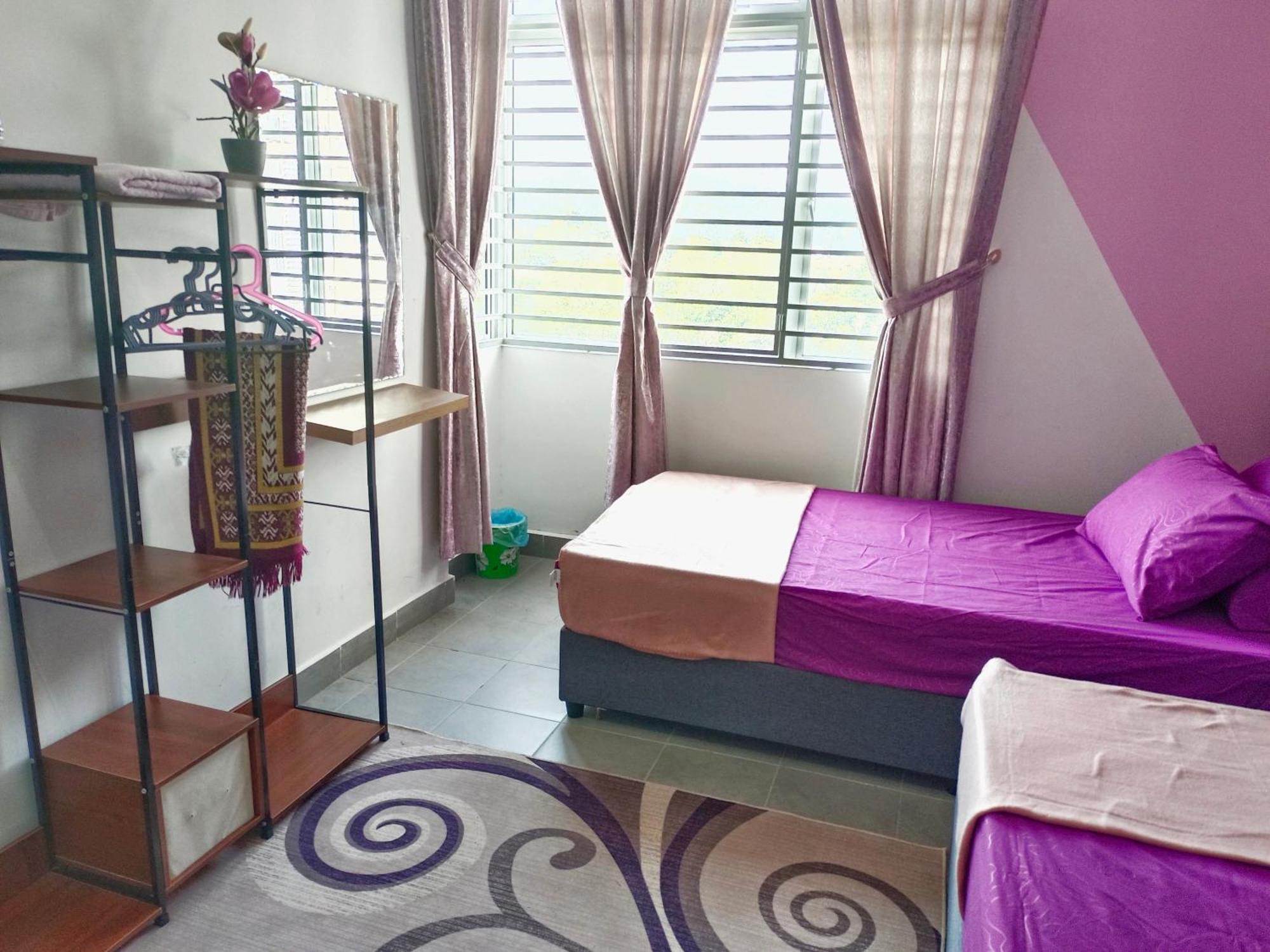 Dg Homestaymuslim - Near Alamanda *